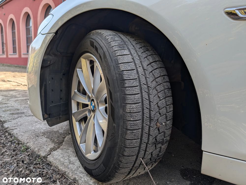 BMW Seria 5 520d - 28