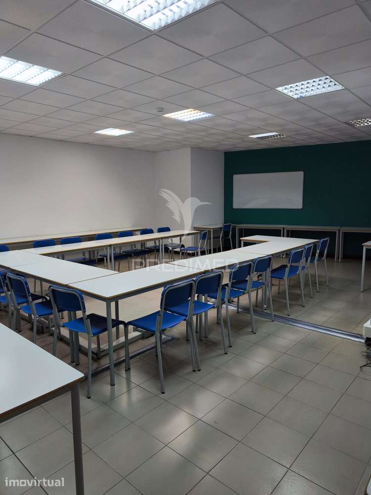 Albufeira - Loja para escritórios/consultórios/ginasios no centro d... - Grande imagem: 2/14