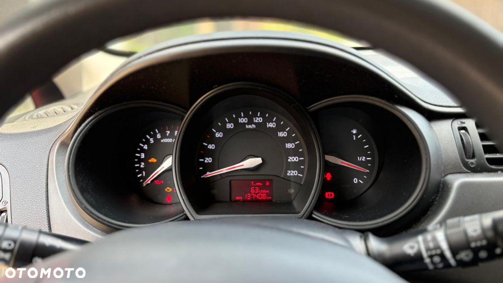 Kia Rio 1.2 L - 4