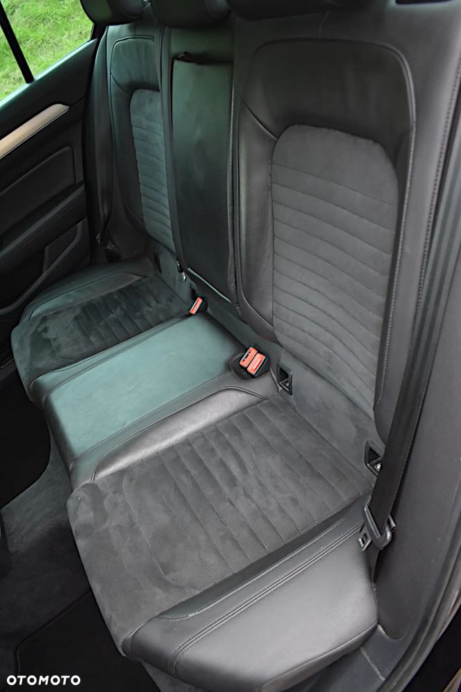 Volkswagen Passat - 8