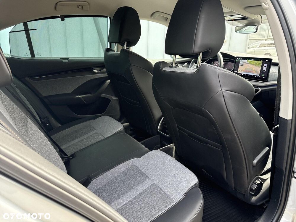 Skoda Octavia 1.5 TSI mHEV Selection DSG - 19