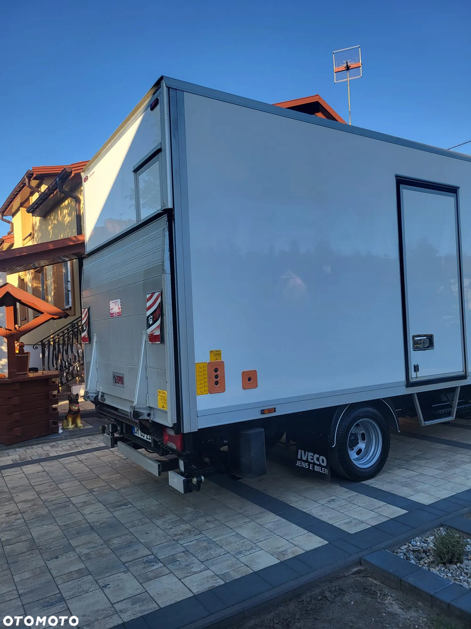 Iveco DAILY 35C18 KONTENER 4.20 WINDA HIMATIC KLIMATRONIC - 3