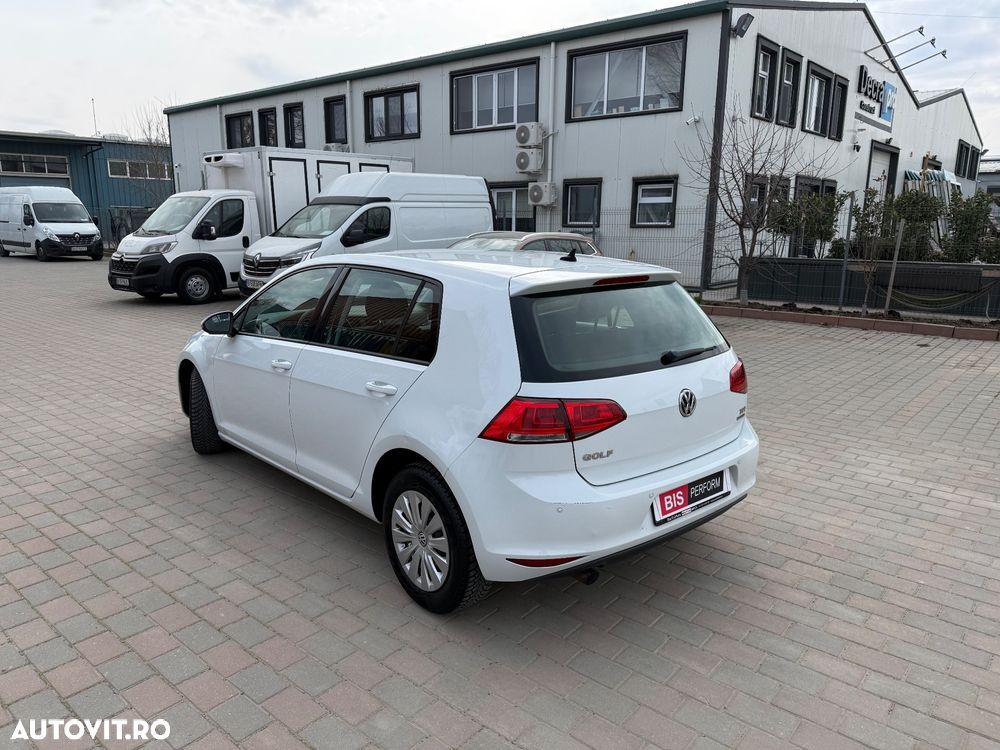 Volkswagen Golf - 9