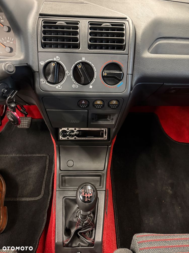 Peugeot 205 - 20