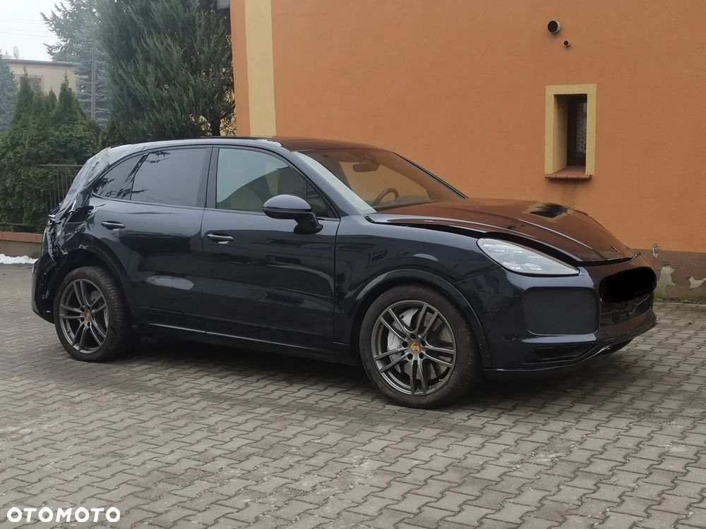 Porsche Cayenne - 2