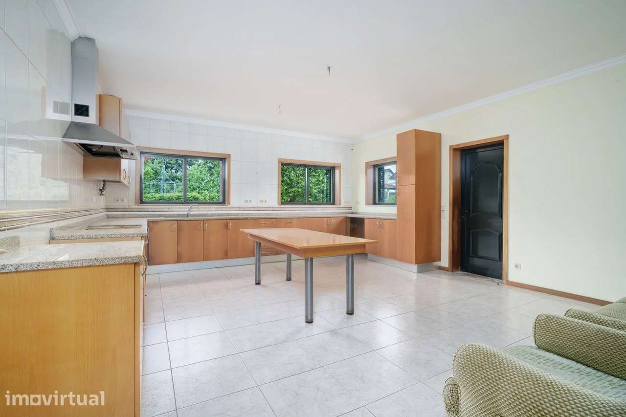 Propriedade T4 com 2300m² e Casa em Pedra – Lago, Amares (Braga) - Grande imagem: 5/28
