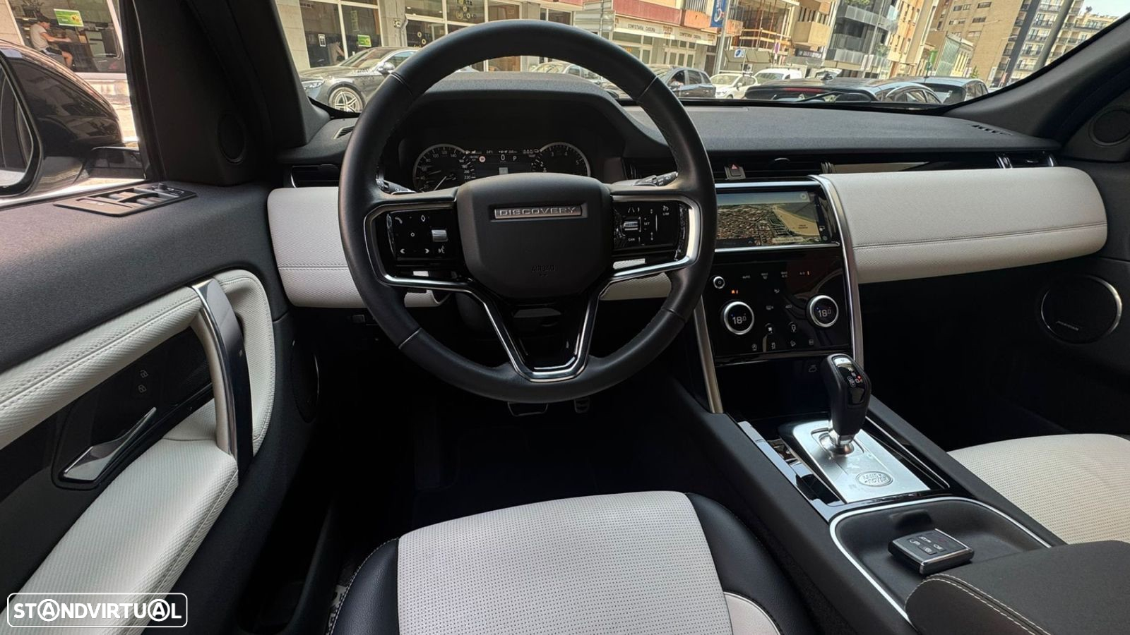 Land Rover Discovery Sport 1.5 I3 P300e AWD R-Dynamic S - 13