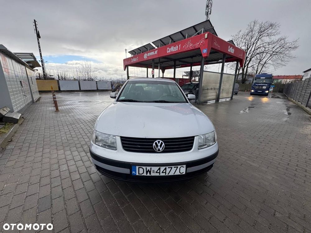 Volkswagen Passat 1.8 - 3