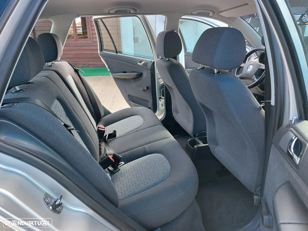 Skoda Fabia Break 1.4 Attractive AC - 12