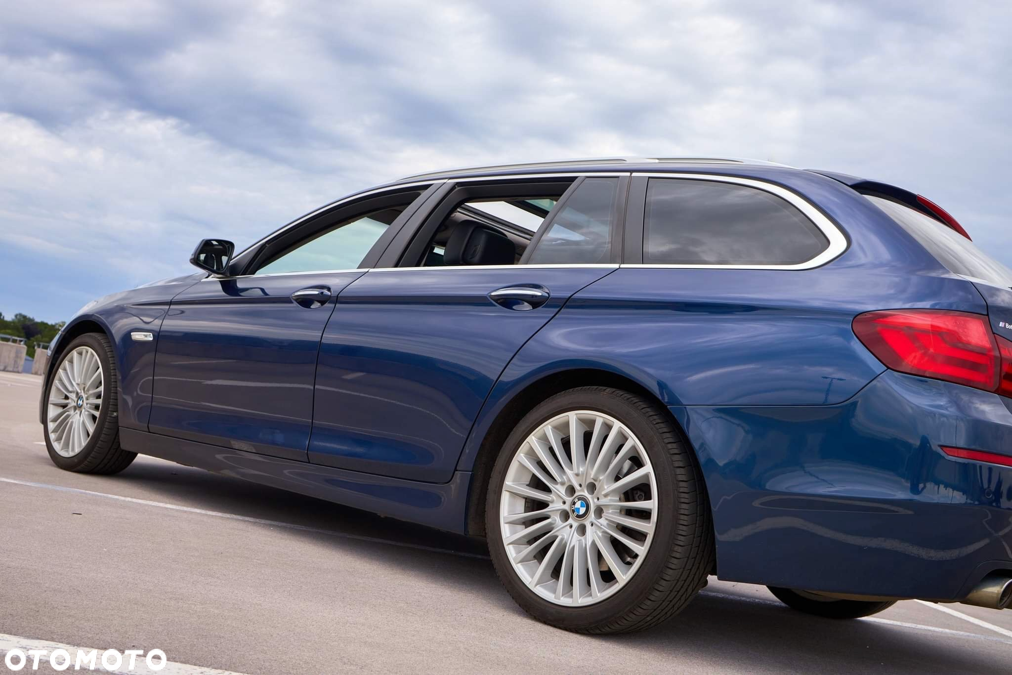 BMW Seria 5 525d Touring Sport-Aut - 2