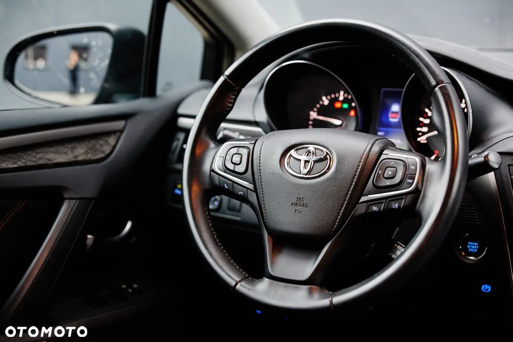 Toyota Avensis 2.0 D-4D Prestige - 28