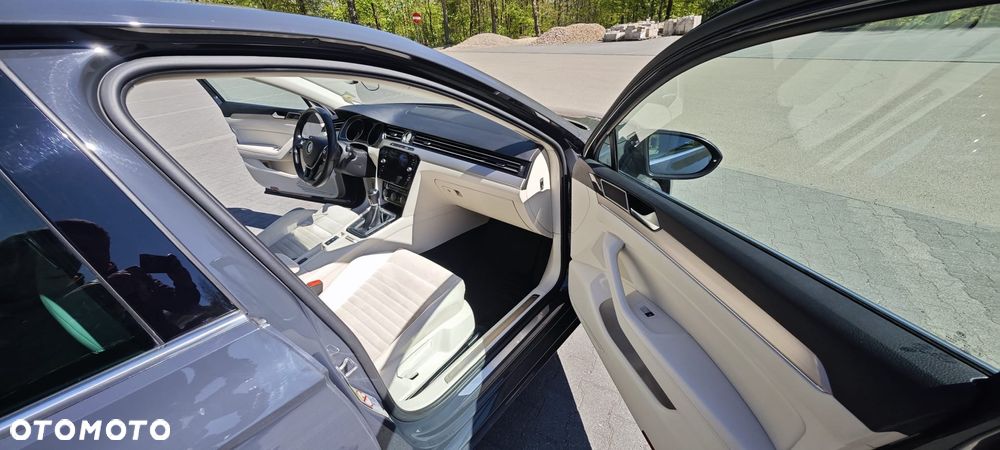 Volkswagen Passat 2.0 TDI SCR Highline - 10