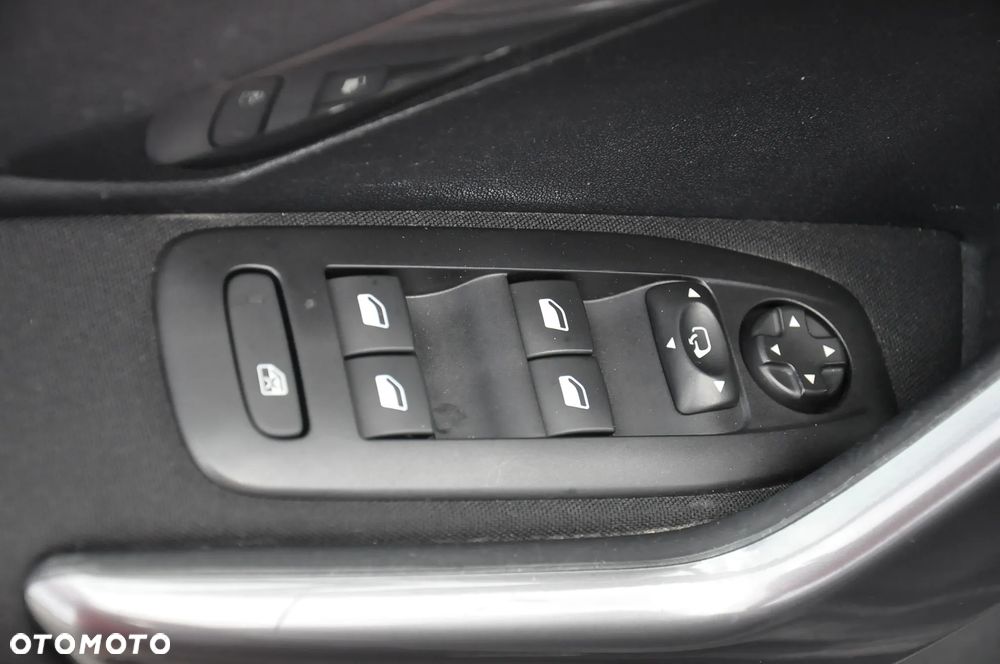 Peugeot 2008 1.6 BlueHDi Active - 24