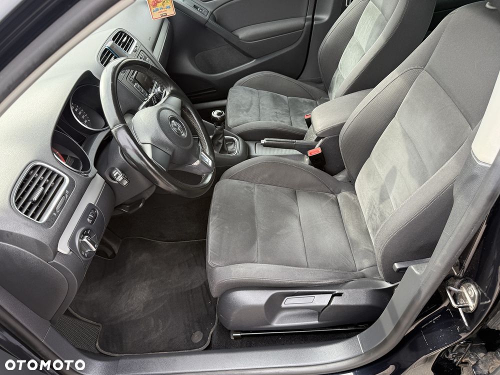 Volkswagen Golf - 8