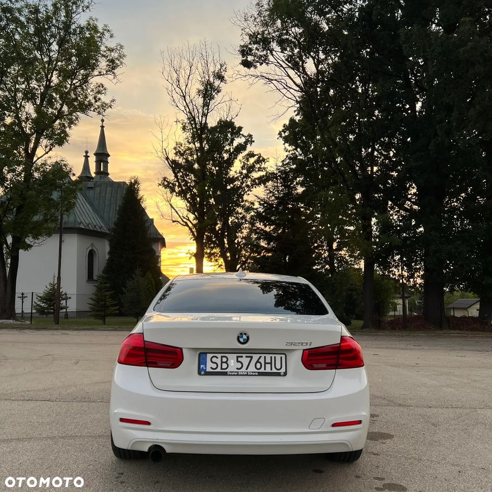 BMW Seria 3 320i - 6