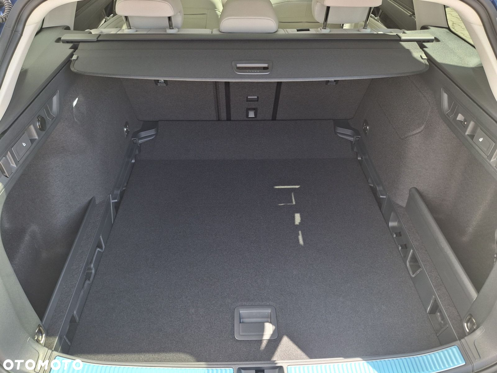 Volkswagen Passat 2.0 TDI SCR Elegance DSG - 32