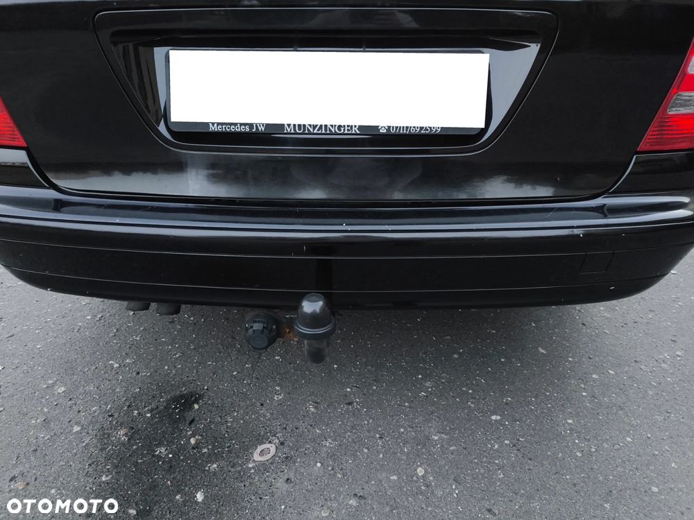 Mercedes-Benz Klasa C 180 T Kompressor Classic - 17