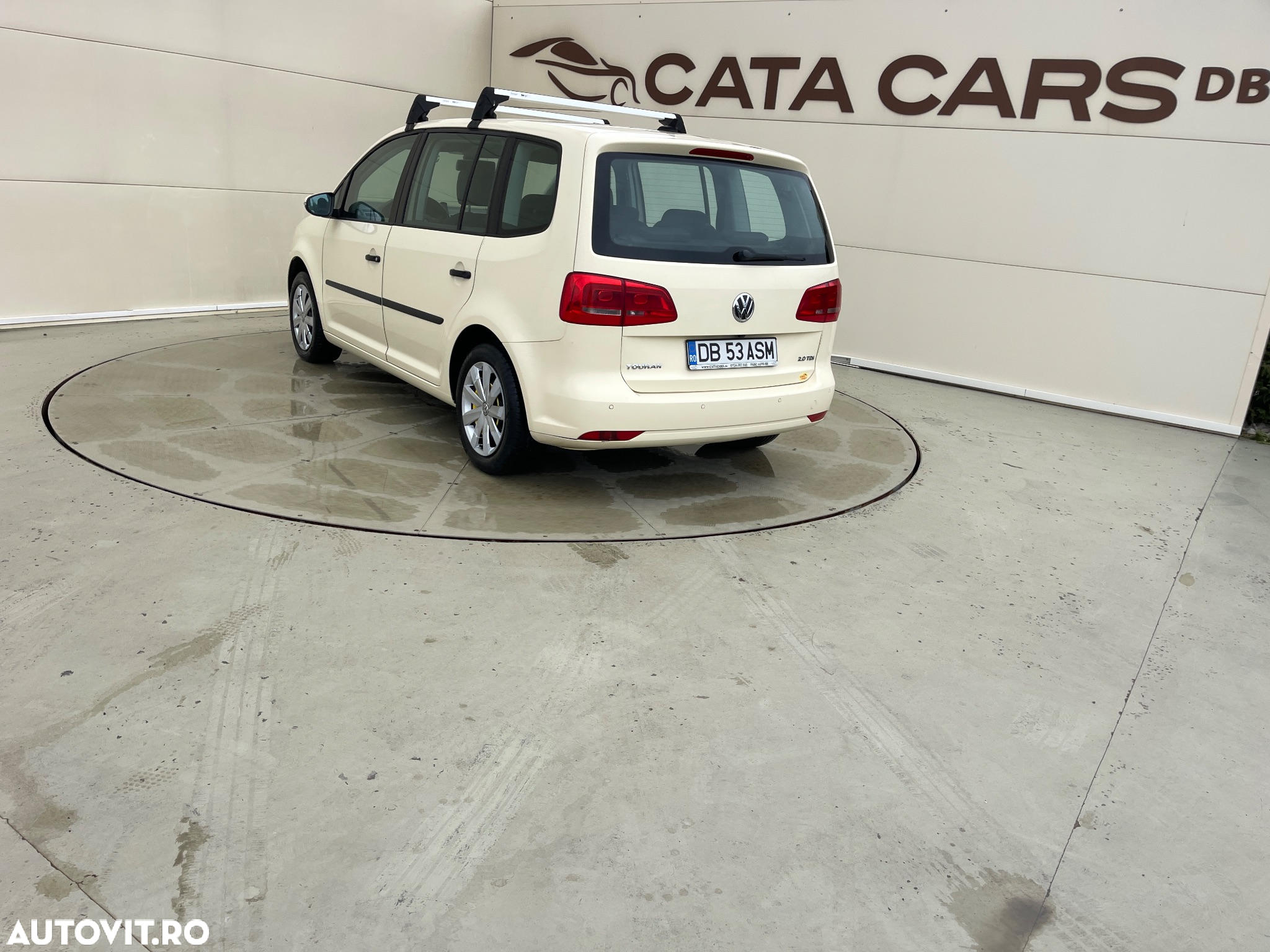 Volkswagen Touran 2.0 TDI DSG Comfortline - 11
