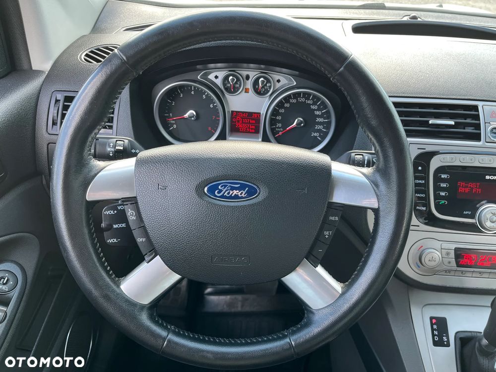 Ford Kuga - 21