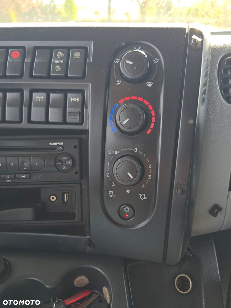 Renault D12 240 - 30