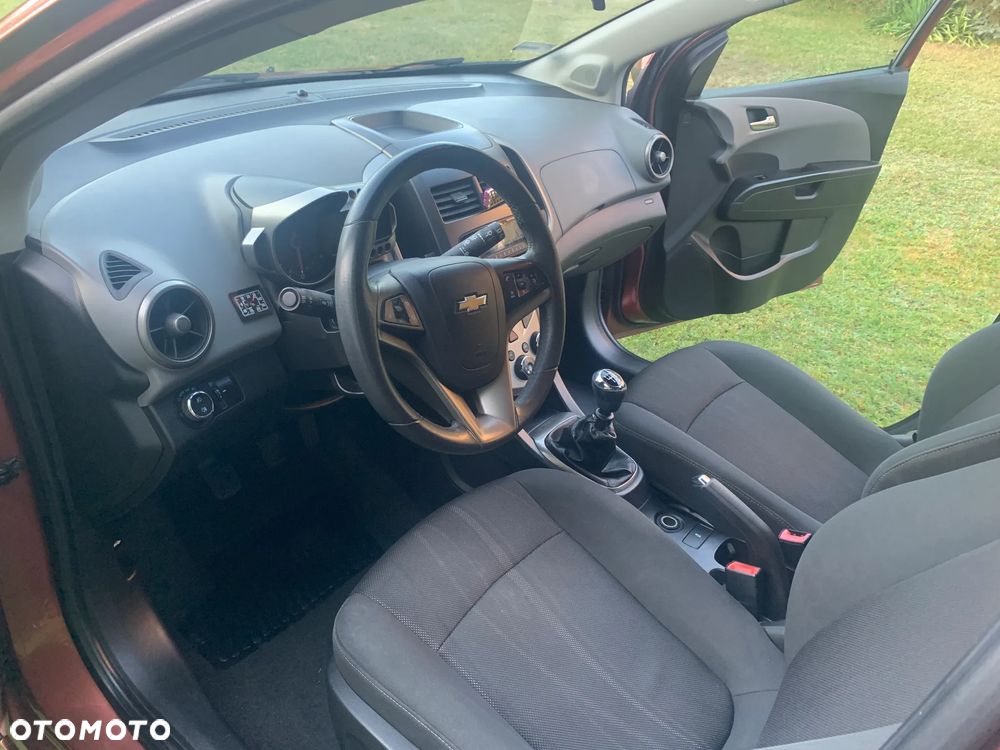 Chevrolet Aveo 1.6 LTZ - 23