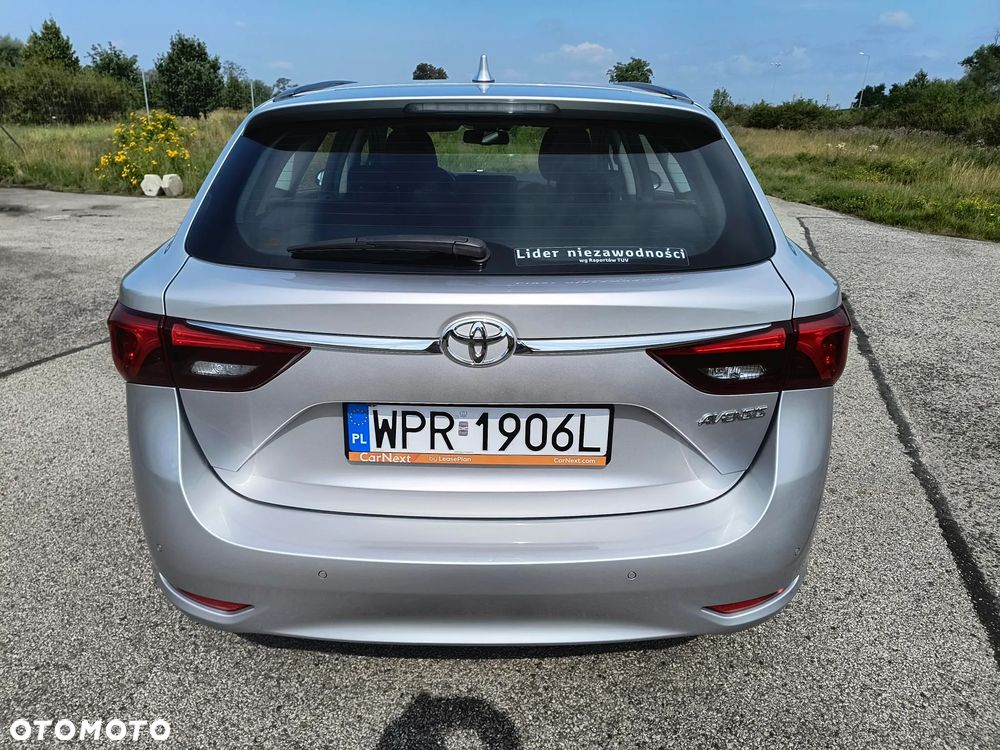 Toyota Avensis 1.8 Premium - 6