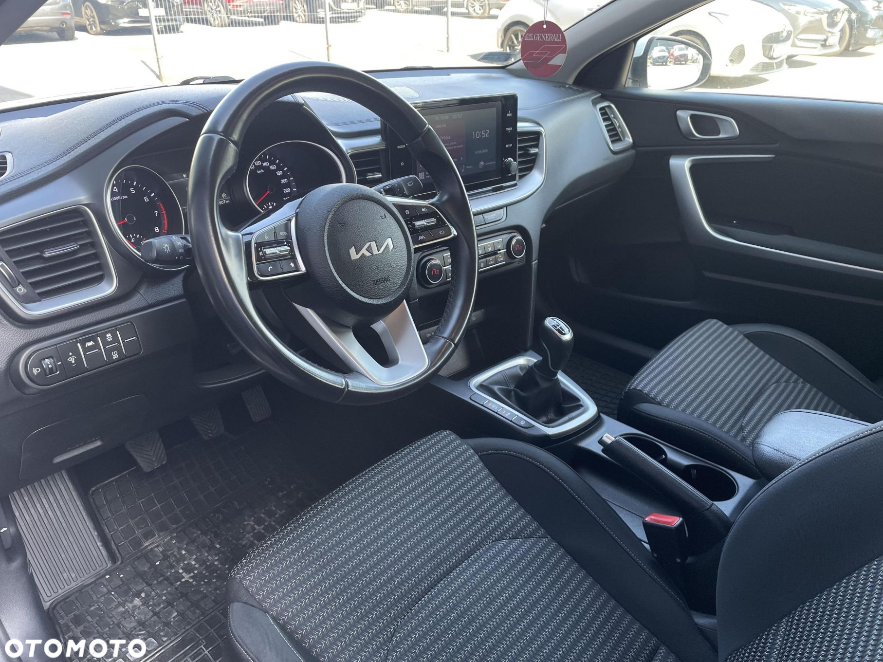 Kia Ceed 1.5 T-GDI M - 9