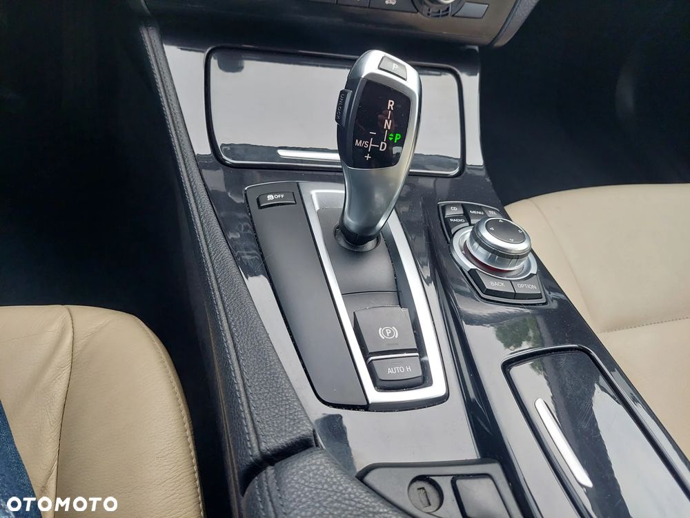 BMW Seria 5 528i Sport-Aut - 21