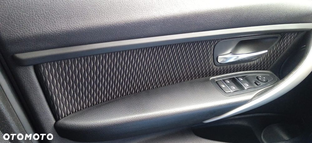 BMW Seria 3 318d - 17