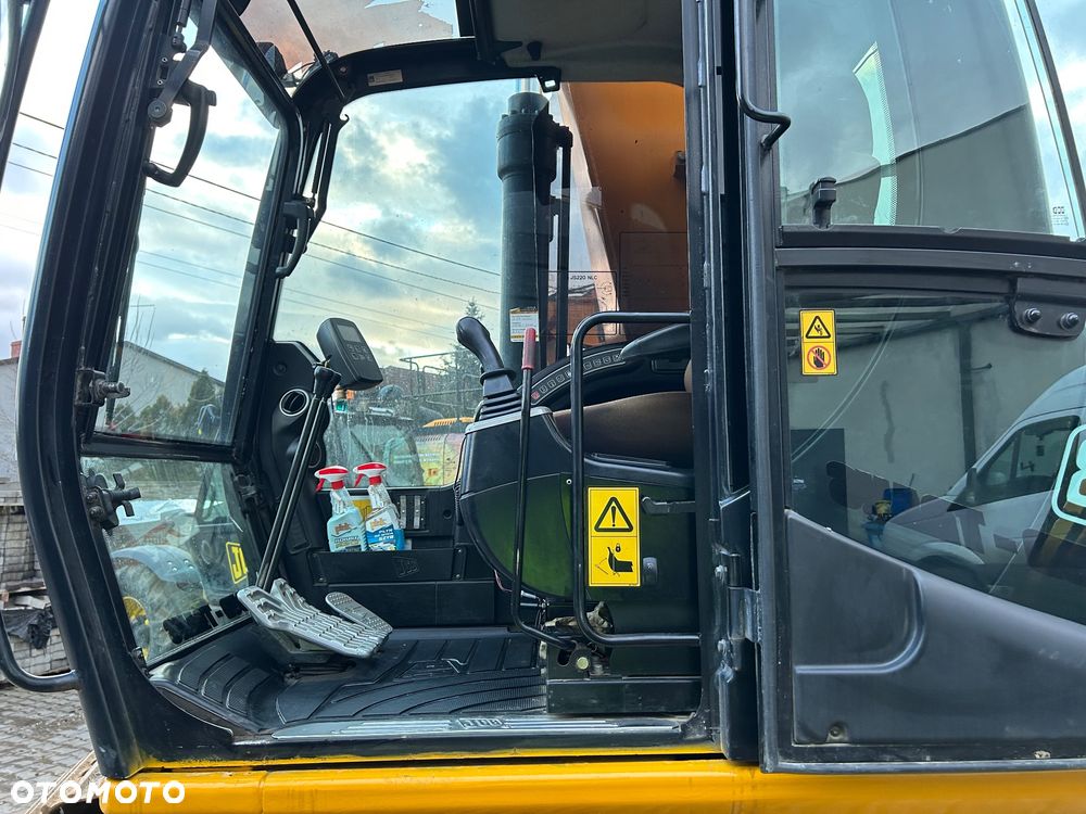 JCB JS220 - 21