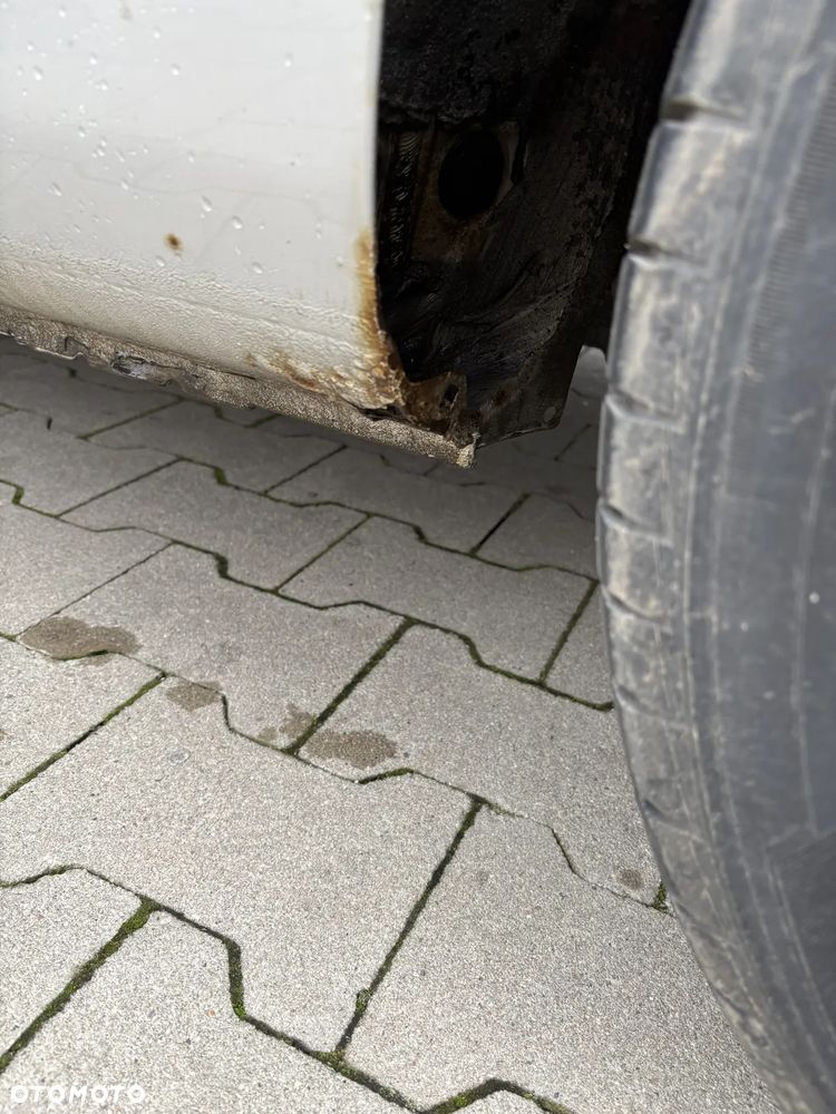 Kia Carens 2.0 EX - 26