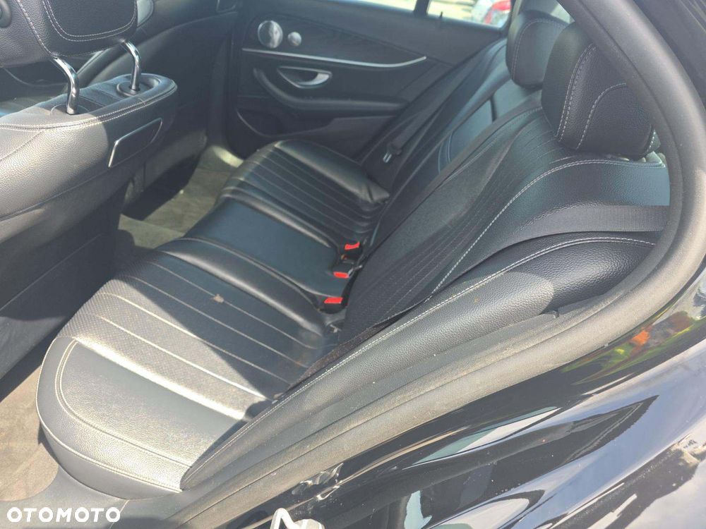 Mercedes-Benz Klasa E 300 9G-TRONIC AMG Line - 8