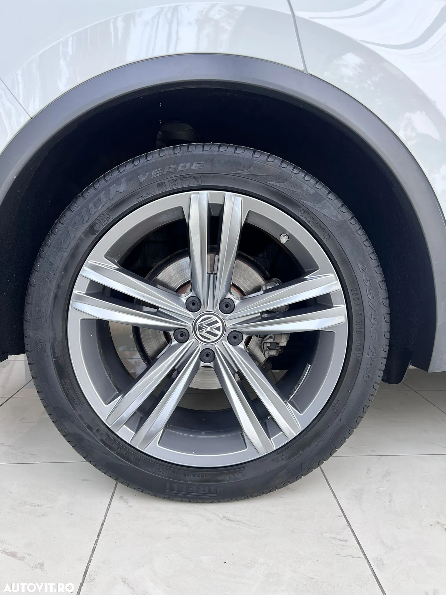 Volkswagen Tiguan - 22