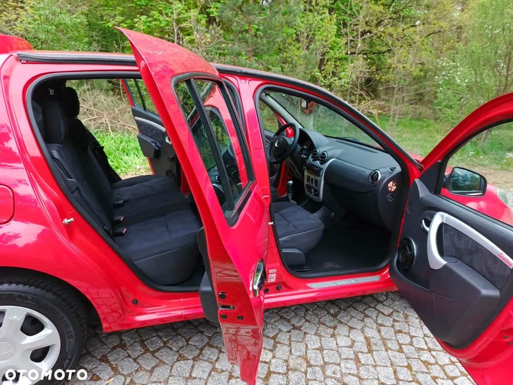 Dacia Sandero 1.6 16V Hi-Flex - 6
