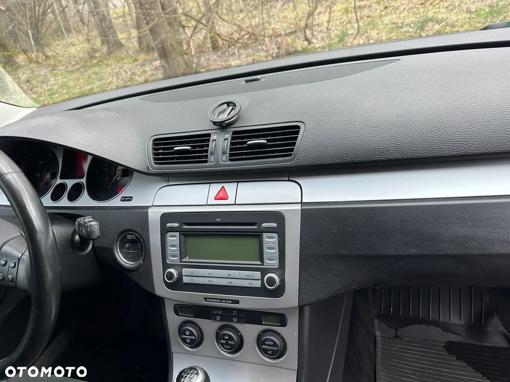Volkswagen Passat - 22