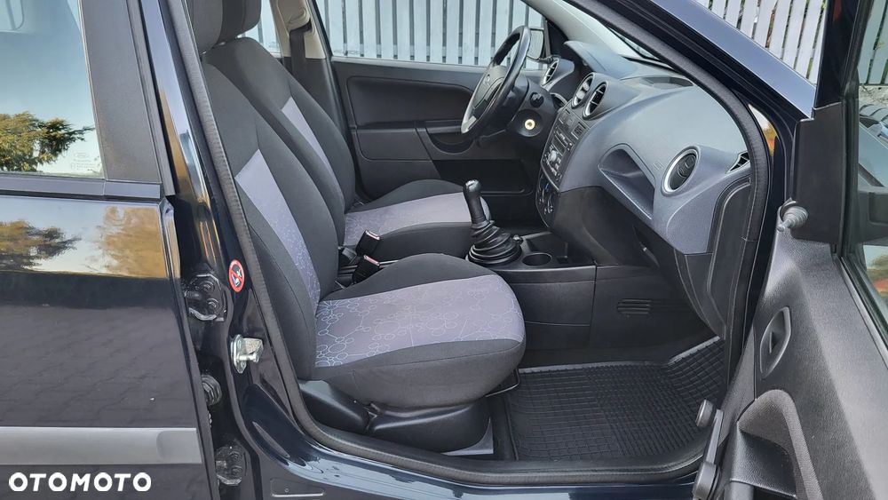 Ford Fiesta - 9