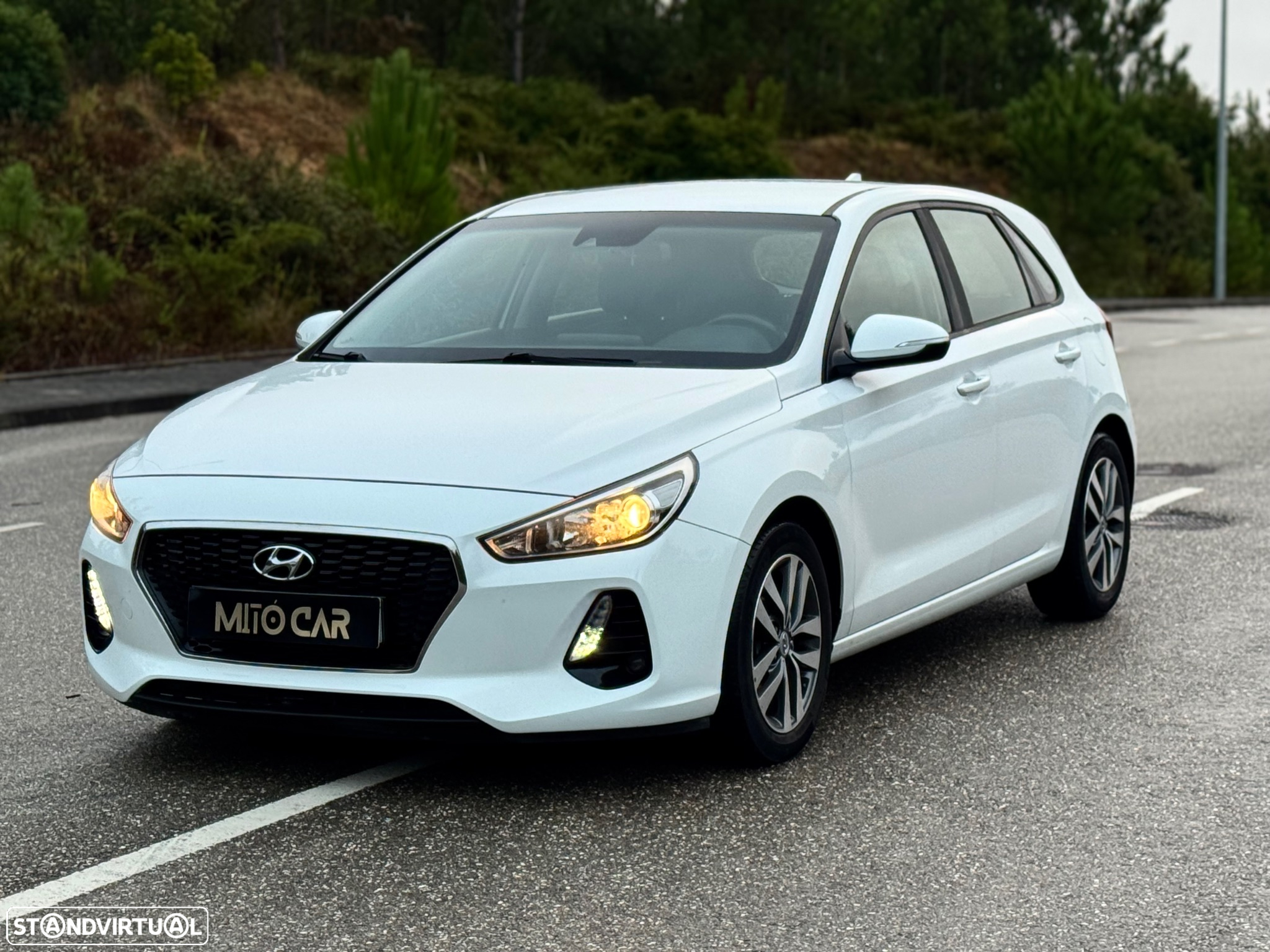 Hyundai i30 1.6 CRDI Blue Comfort+Navi - 3