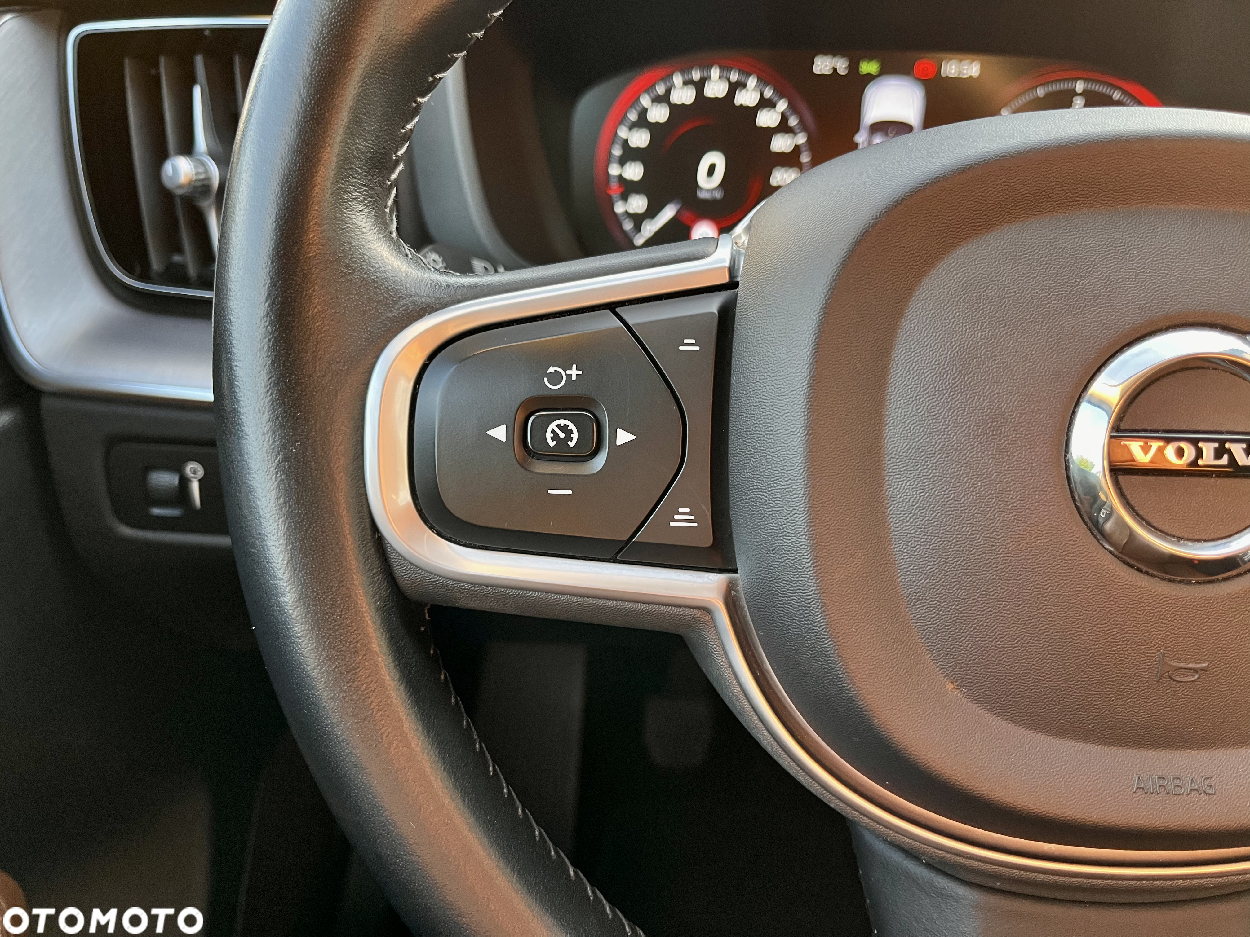 Volvo XC 60 D3 Momentum Pro - 29