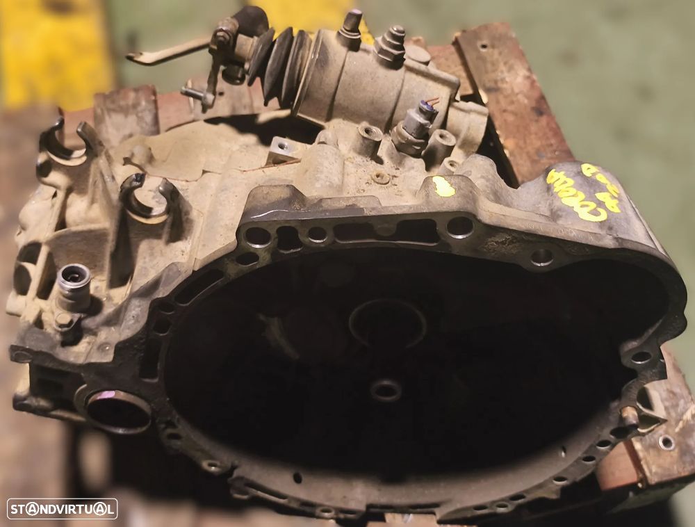 CAIXA DE VELOCIDADES TOYOTA COROLLA E10 E11  2.0D - 2