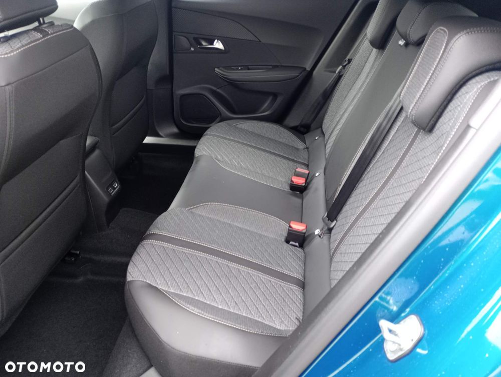 Peugeot 2008 PureTech mHEV Allure e-DCS6 - 15
