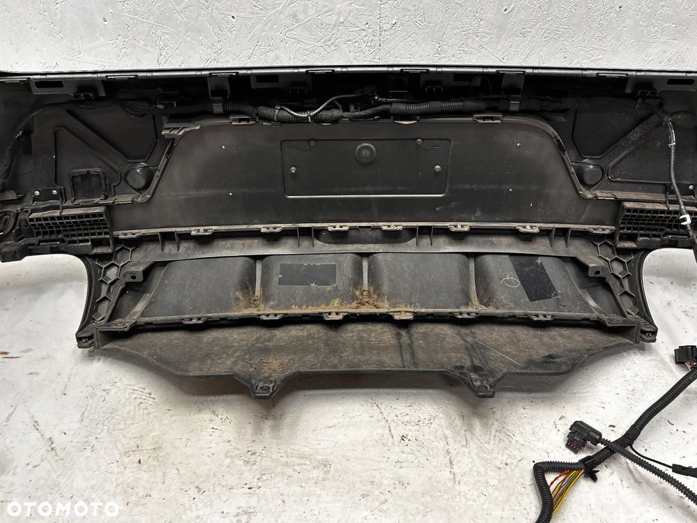 IDEALNY ZDERZAK TYŁ TYLNY 4 PDC PORSCHE MACAN TURBO LIFT KOLOR M7R - 16