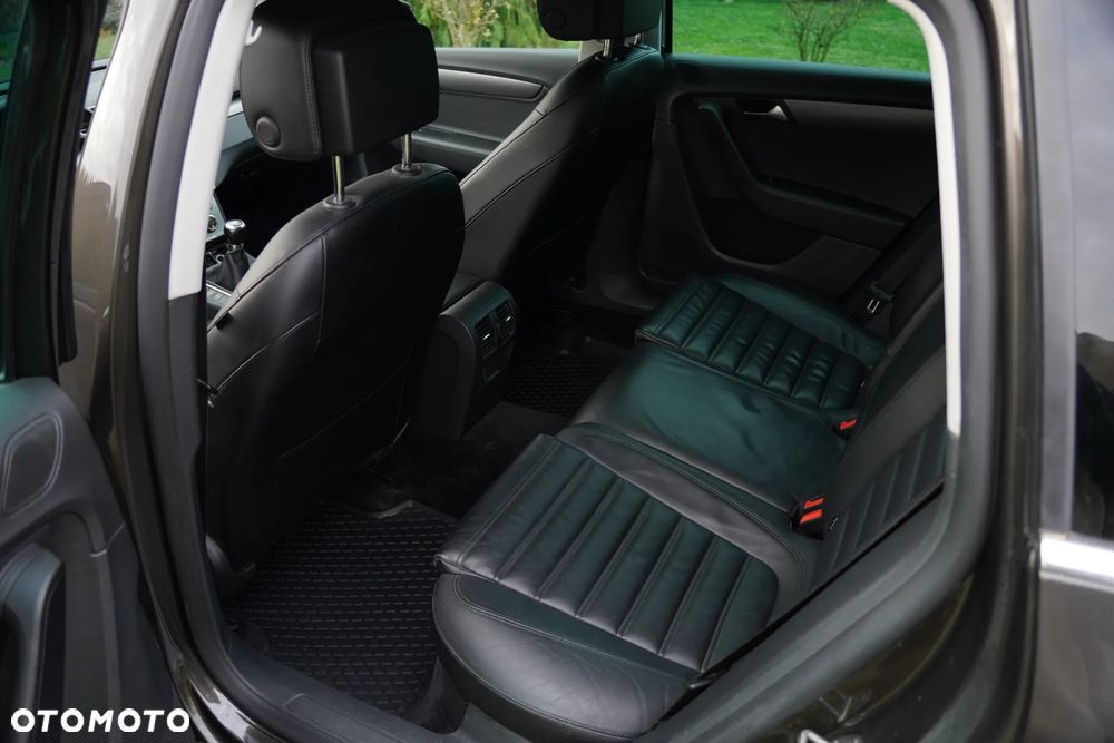 Volkswagen Passat 2.0 TDI DPF Comfortline - 28
