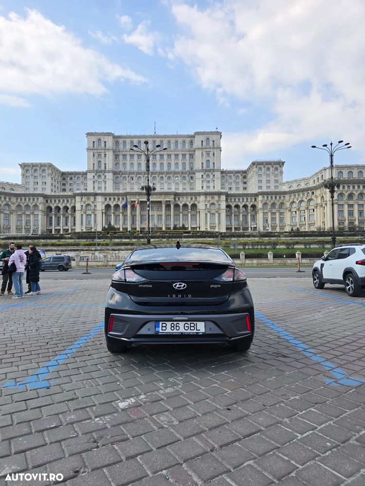 Hyundai IONIQ 1.6 GDI Premium - 2