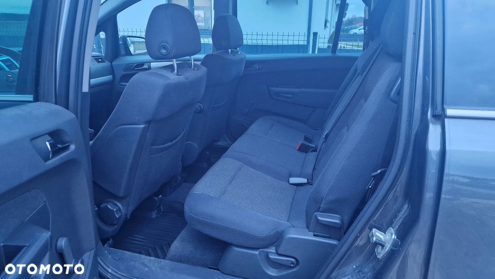 Opel Zafira 1.8 Sport - 22