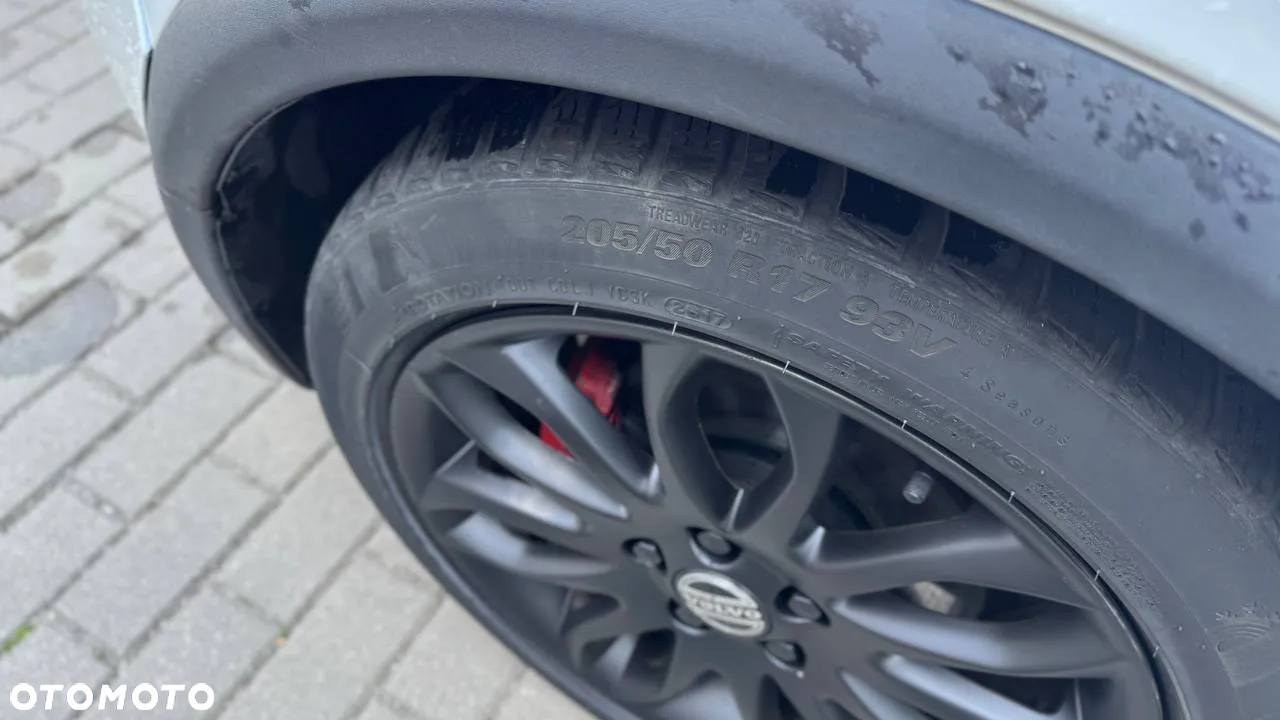 Volvo C30 2.0D Momentum - 29
