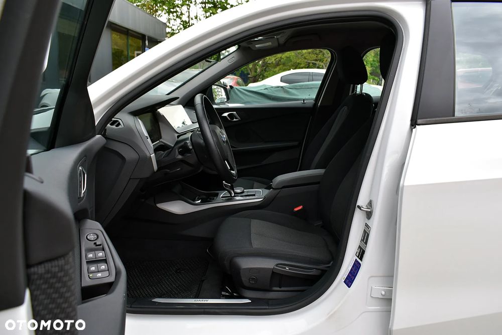 BMW Seria 1 118i - 5