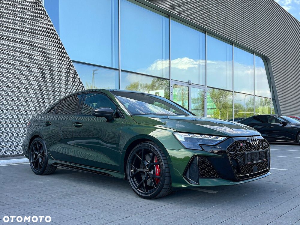 Audi RS3 Limousine - 3