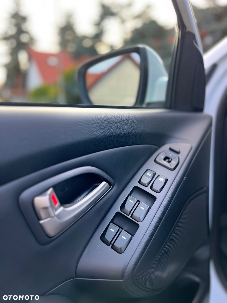 Hyundai ix35 2.0 4WD Premium - 21