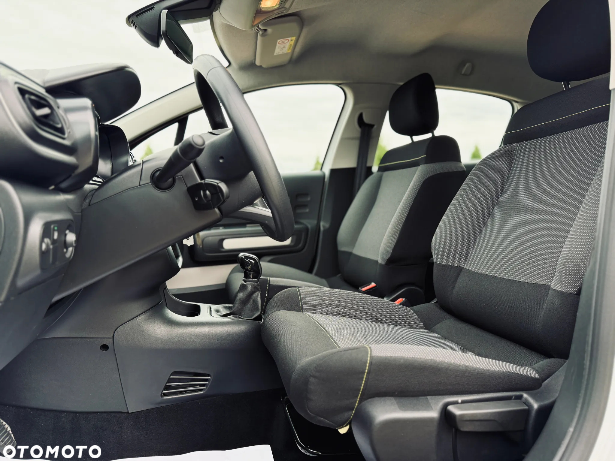 Citroën C3 Pure Tech 82 SHINE - 28