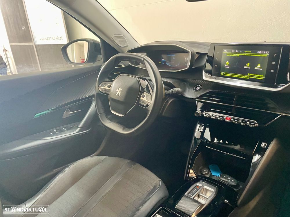 Peugeot 2008 PureTech 130 EAT8 Allure Pack - 32